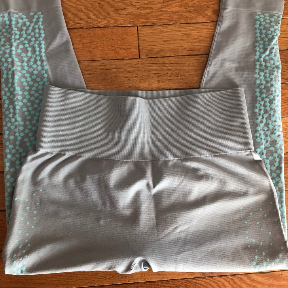 Fabletics seamless crops